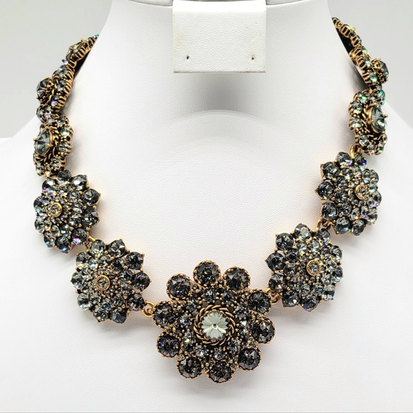 Oscar de la Renta Gray Diamond Swarovski Crystal Flower Statement Necklace - Picture 6 of 12